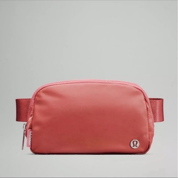 Lululemon everywhere belt Bag - Picture 6 of 7